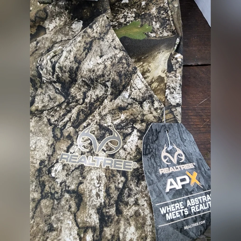 NWT Realtree Brand 6 Pocket Cargo Hunting Pants In Size XXL (44-46)